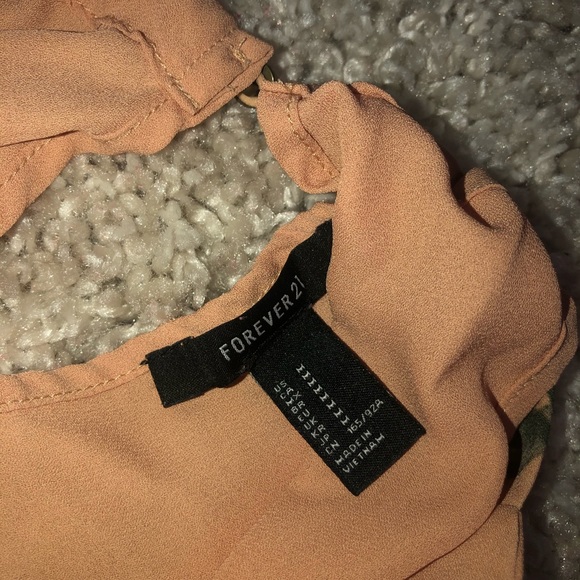 Pinkish tan floral print shirt - Picture 5 of 6